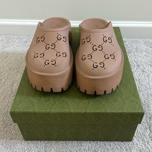 Authentic GUCCI perforated platform clog - size 40